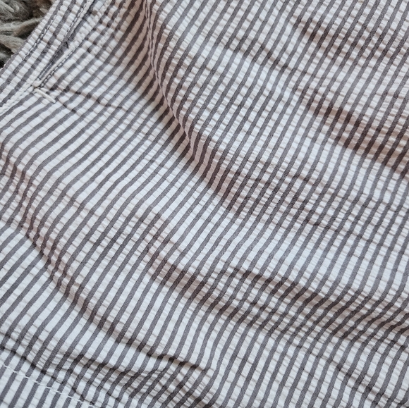 Club Monaco meshed lined shorts - Picture 4 of 6